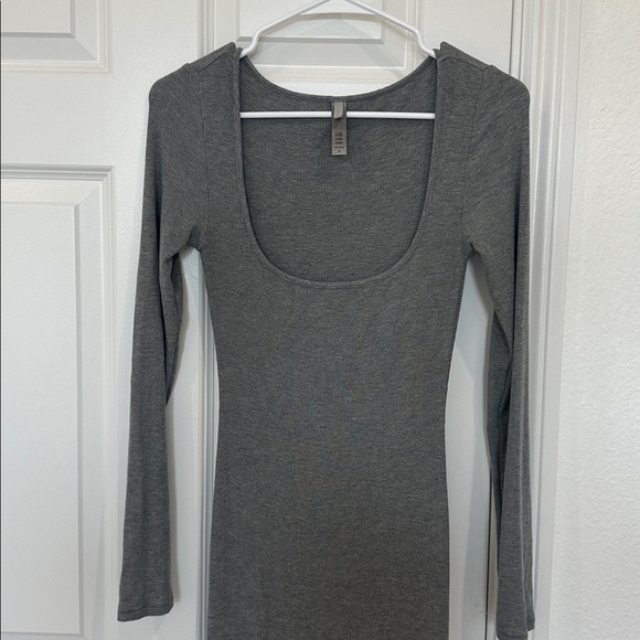SKIMS grey long sleeve ribbed maxi dress size small - Picture 2 of 5